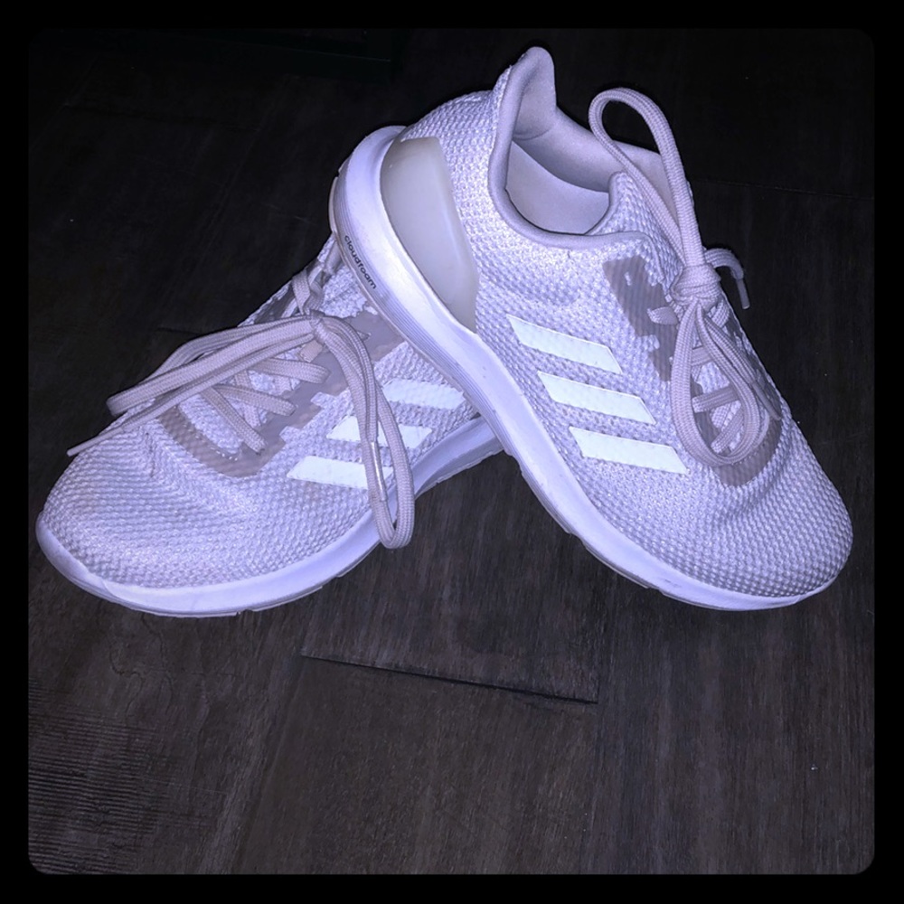 💙sold💙 Adidas size 7.5 white sneakers